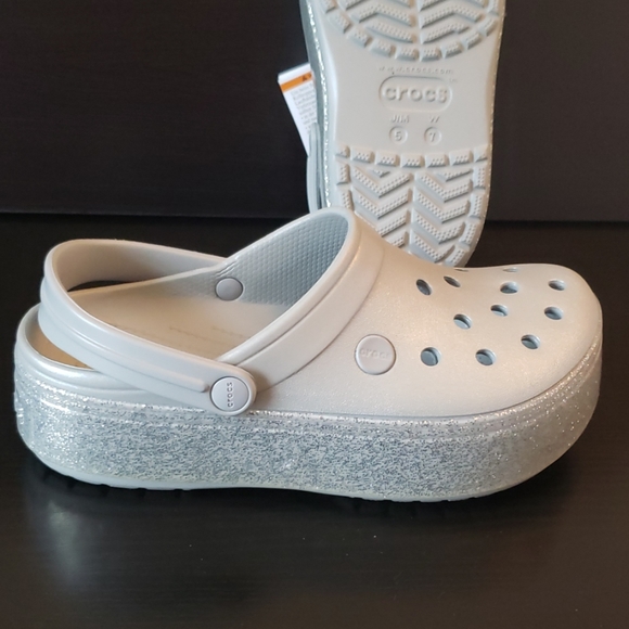 crocband platform metallic clog